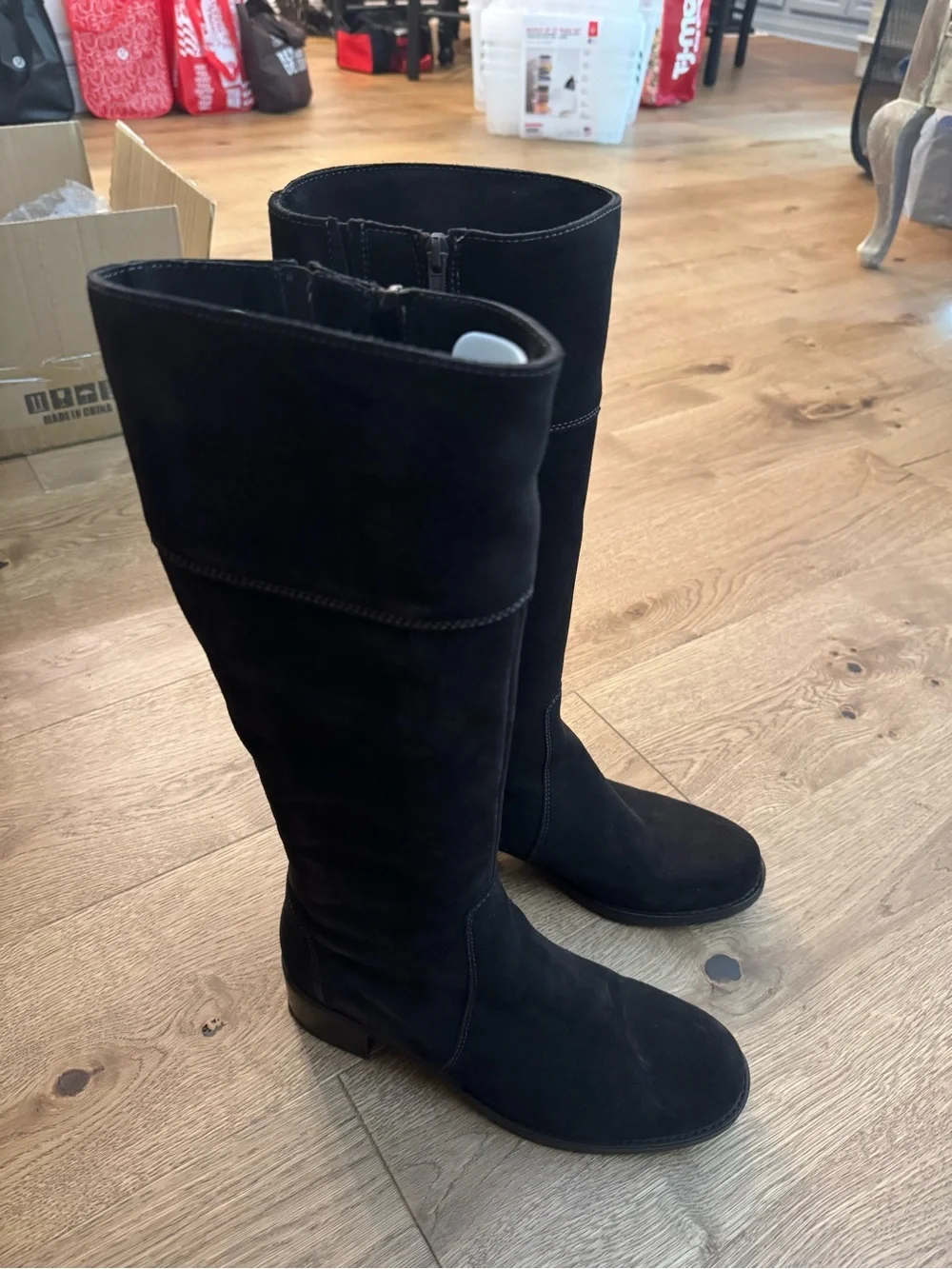 La CANADIENNE Black Suede Boots